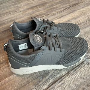 New Balance 247 Shoes